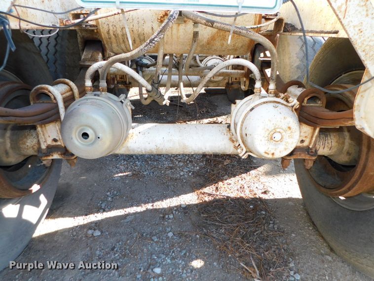 image for item DJ5877 1996 Dakota bottom dump trailer