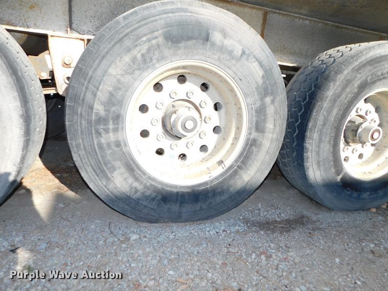 image for item DJ5877 1996 Dakota bottom dump trailer