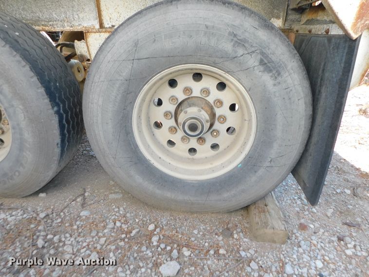 image for item DJ5877 1996 Dakota bottom dump trailer