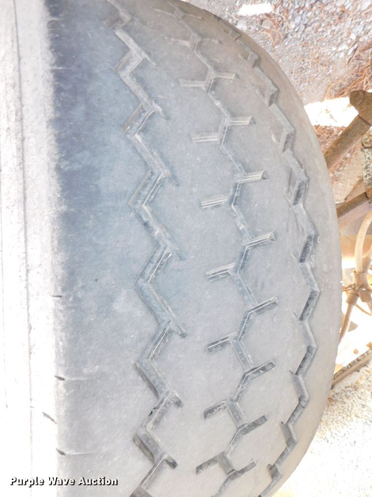 image for item DJ5877 1996 Dakota bottom dump trailer