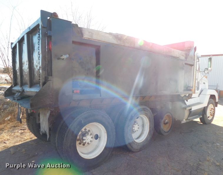 image for item DJ5878 1990 Freightliner FLD120  dump truck