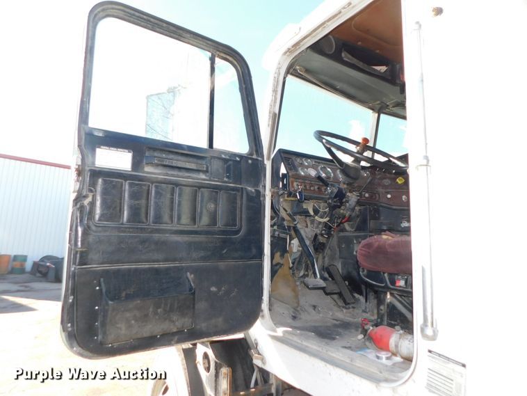 image for item DJ5878 1990 Freightliner FLD120  dump truck