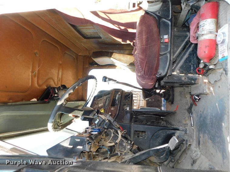 image for item DJ5878 1990 Freightliner FLD120  dump truck