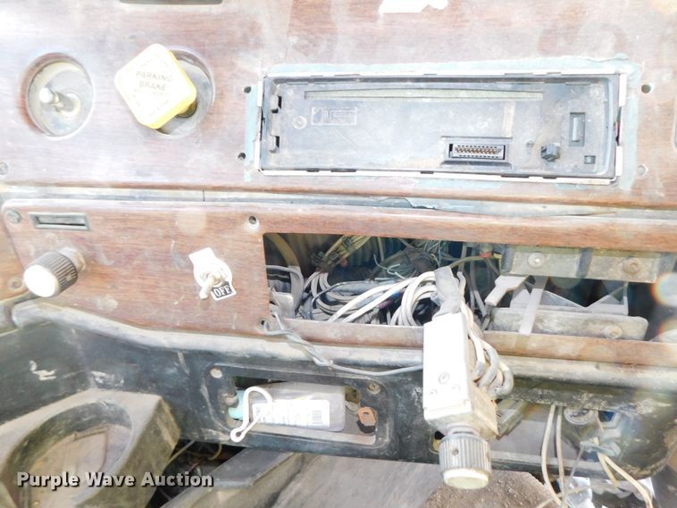 image for item DJ5878 1990 Freightliner FLD120  dump truck