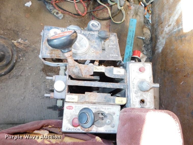 image for item DJ5878 1990 Freightliner FLD120  dump truck