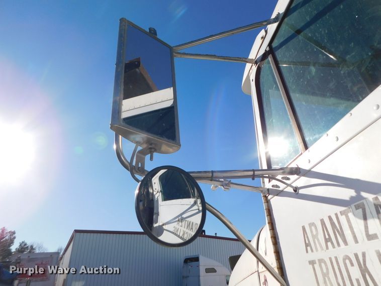 image for item DJ5878 1990 Freightliner FLD120  dump truck