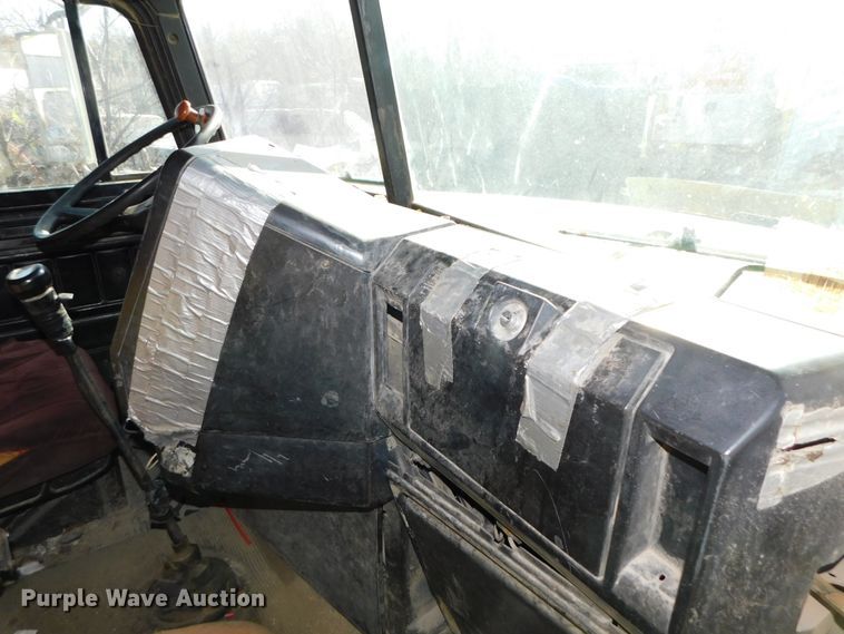 image for item DJ5878 1990 Freightliner FLD120  dump truck