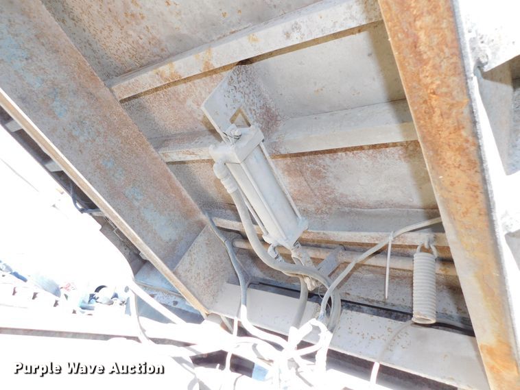 image for item DJ5878 1990 Freightliner FLD120  dump truck