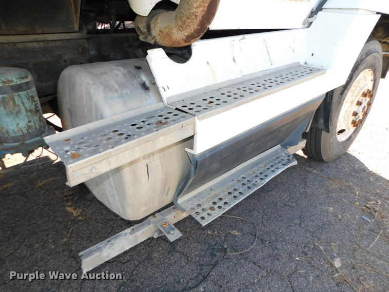 image for item DJ5878 1990 Freightliner FLD120  dump truck