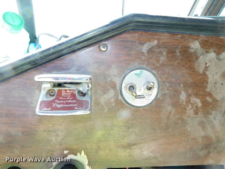 image for item DJ5879 1991 Freightliner FLD120  dump truck