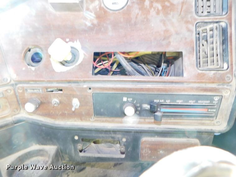 image for item DJ5879 1991 Freightliner FLD120  dump truck