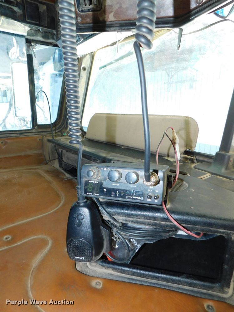 image for item DJ5879 1991 Freightliner FLD120  dump truck