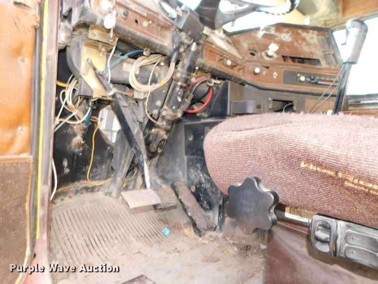 image for item DJ5879 1991 Freightliner FLD120  dump truck