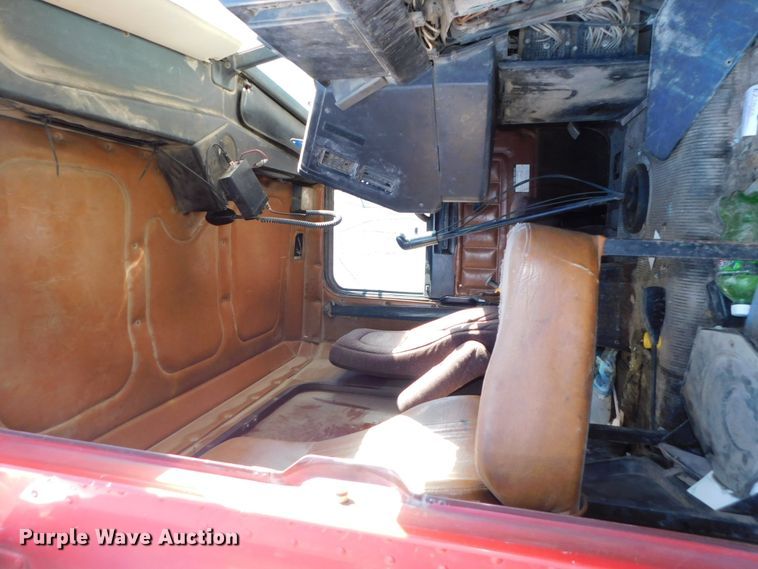 image for item DJ5879 1991 Freightliner FLD120  dump truck