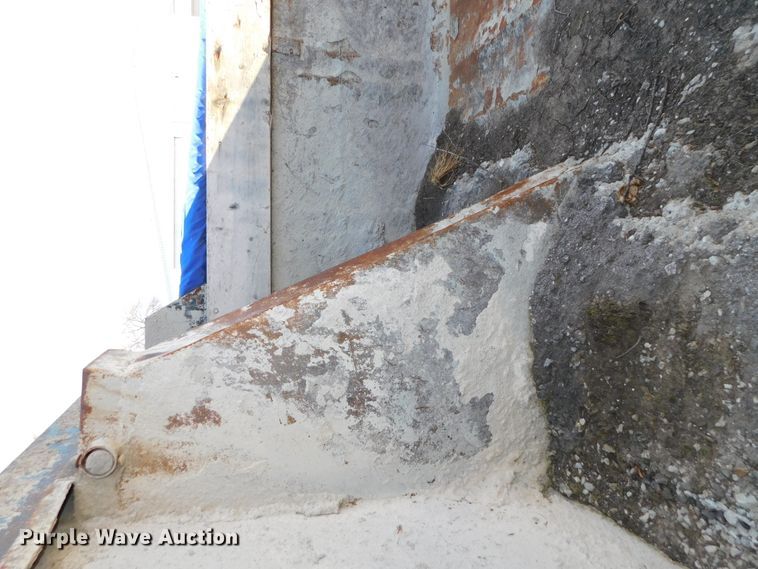 image for item DJ5879 1991 Freightliner FLD120  dump truck