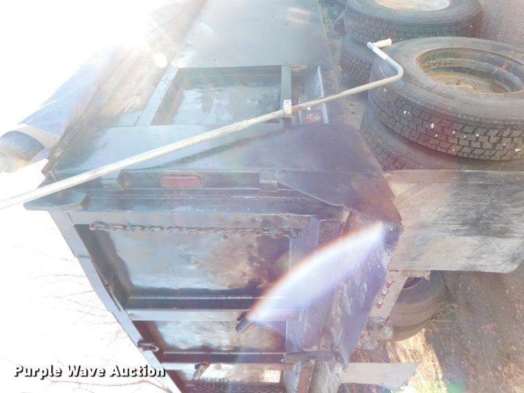 image for item DJ5879 1991 Freightliner FLD120  dump truck