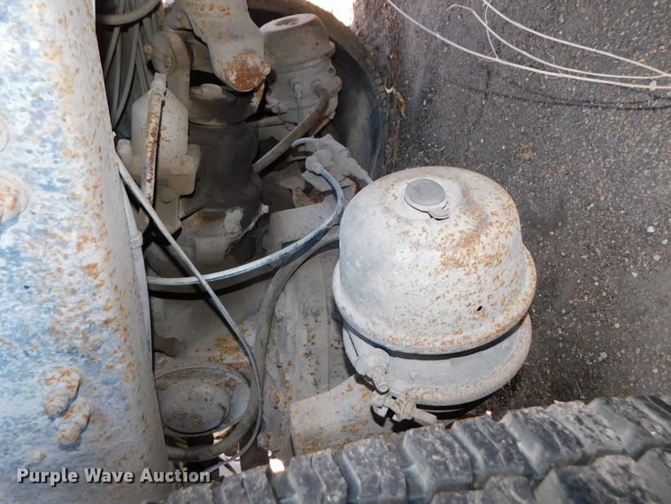 image for item DJ5879 1991 Freightliner FLD120  dump truck