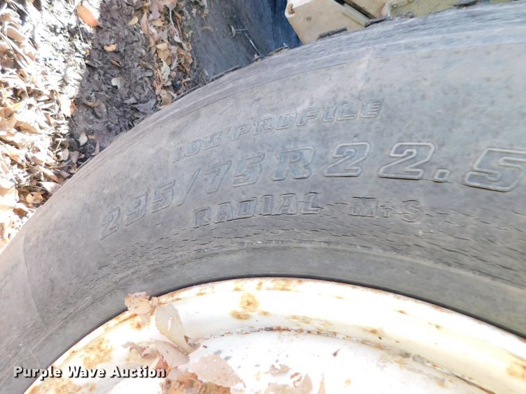 image for item DJ5879 1991 Freightliner FLD120  dump truck