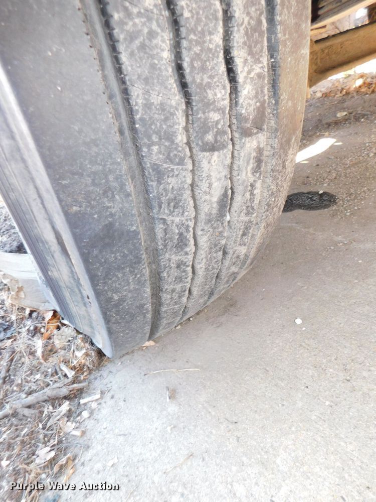 image for item DJ5879 1991 Freightliner FLD120  dump truck