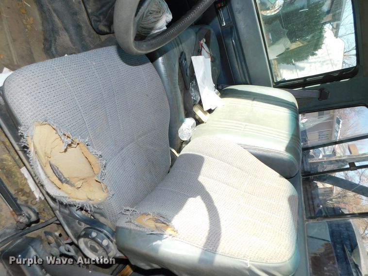 image for item DJ5880 1995 Chevrolet Kodiak C6H042  utility truck with crane