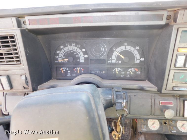 image for item DJ5880 1995 Chevrolet Kodiak C6H042  utility truck with crane