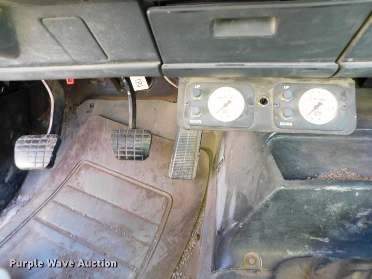 image for item DJ5880 1995 Chevrolet Kodiak C6H042  utility truck with crane