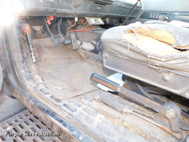 image for item DJ5880 1995 Chevrolet Kodiak C6H042  utility truck with crane