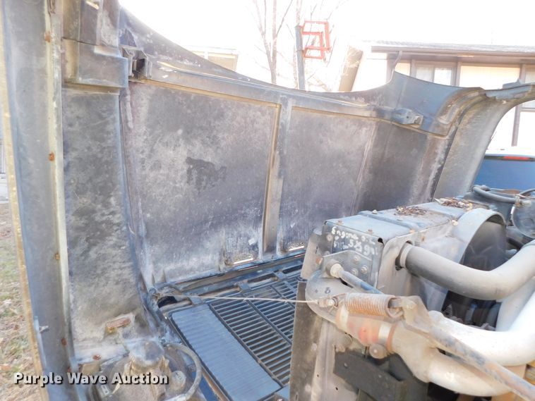 image for item DJ5880 1995 Chevrolet Kodiak C6H042  utility truck with crane