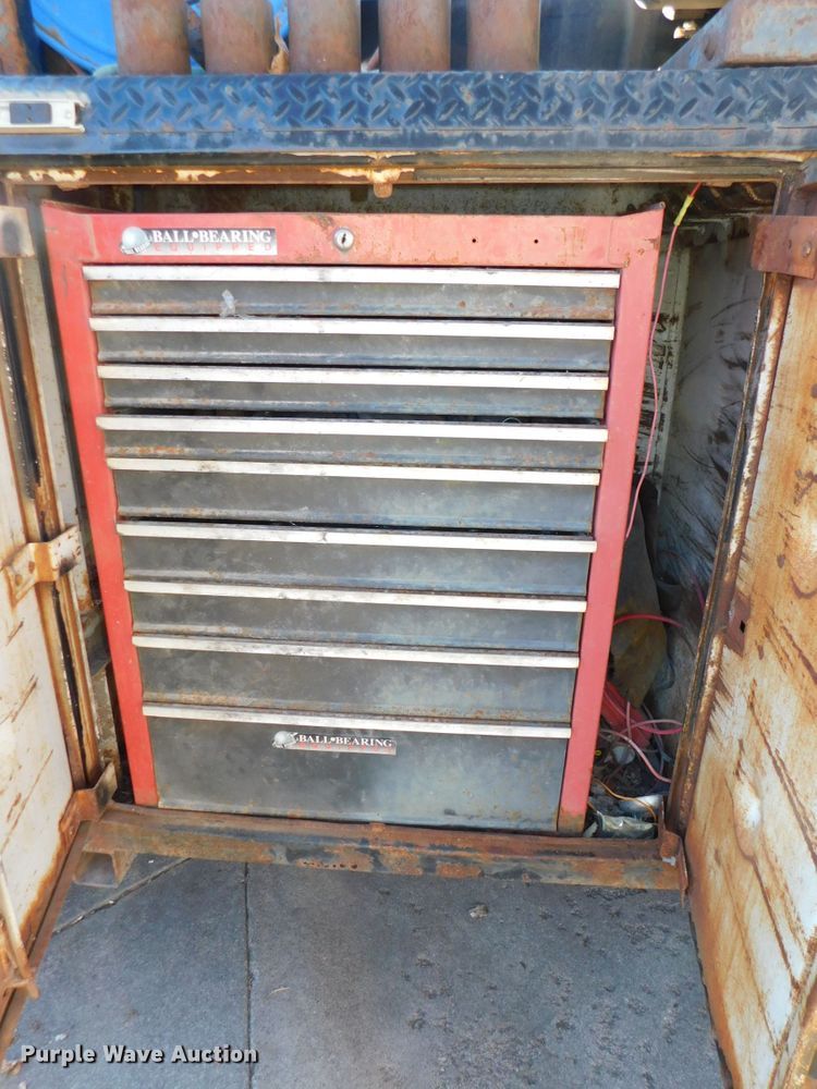 image for item DJ5880 1995 Chevrolet Kodiak C6H042  utility truck with crane