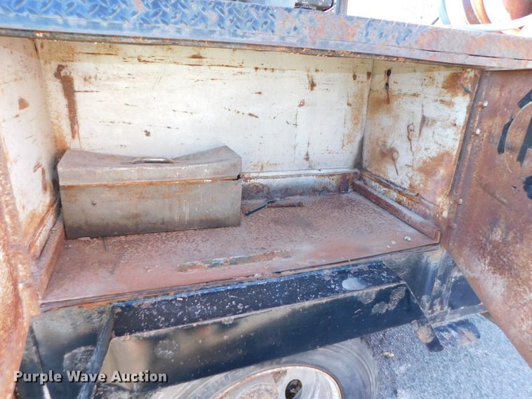 image for item DJ5880 1995 Chevrolet Kodiak C6H042  utility truck with crane