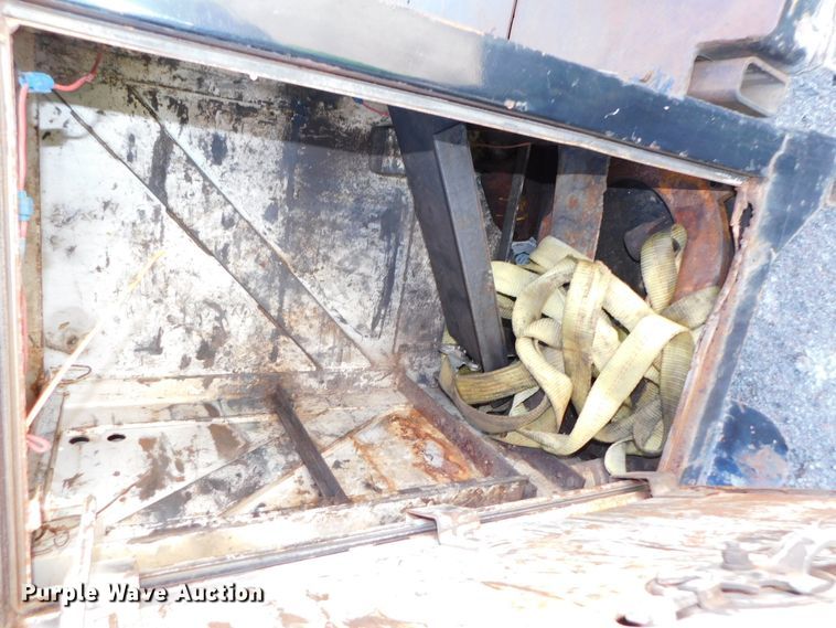 image for item DJ5880 1995 Chevrolet Kodiak C6H042  utility truck with crane