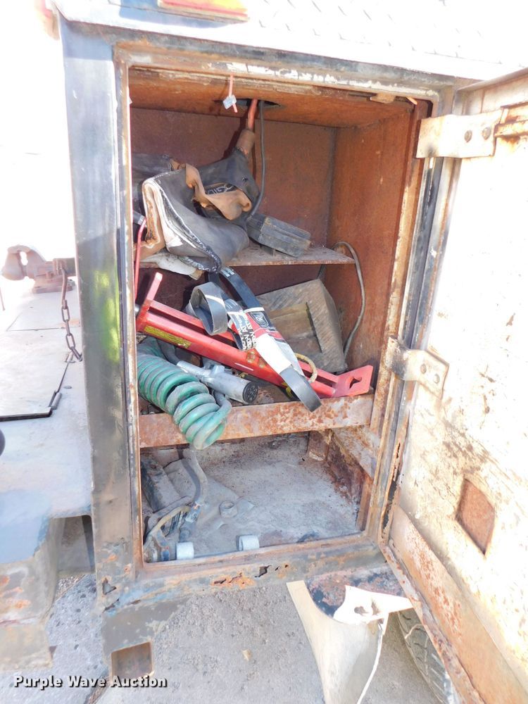 image for item DJ5880 1995 Chevrolet Kodiak C6H042  utility truck with crane