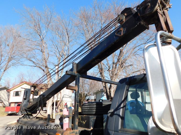 image for item DJ5880 1995 Chevrolet Kodiak C6H042  utility truck with crane