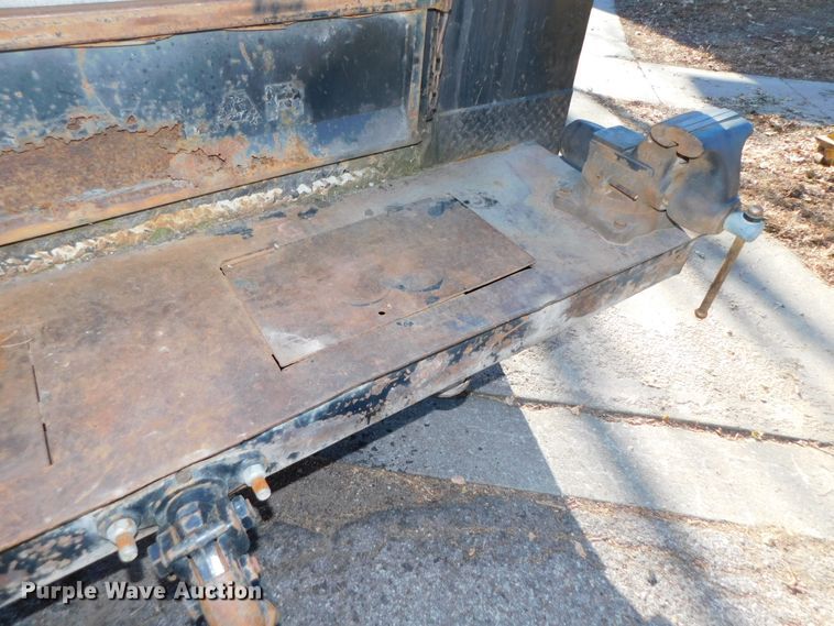 image for item DJ5880 1995 Chevrolet Kodiak C6H042  utility truck with crane