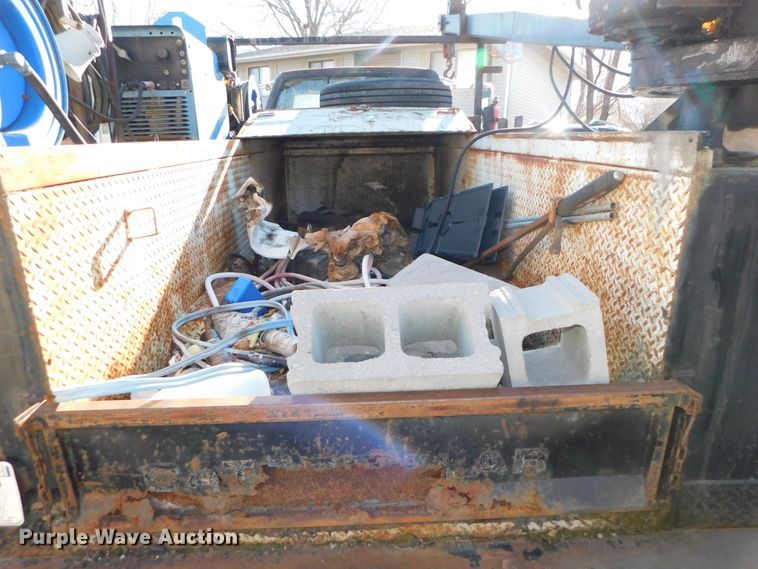 image for item DJ5880 1995 Chevrolet Kodiak C6H042  utility truck with crane