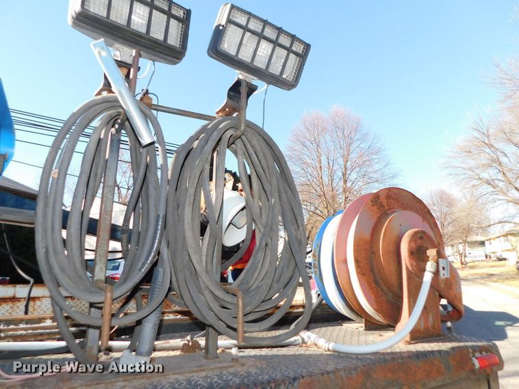 image for item DJ5880 1995 Chevrolet Kodiak C6H042  utility truck with crane