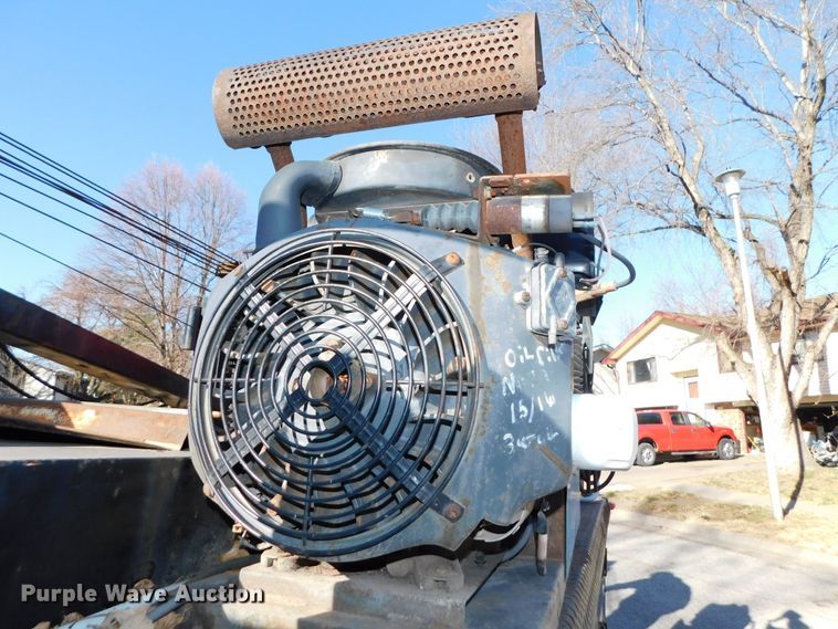 image for item DJ5880 1995 Chevrolet Kodiak C6H042  utility truck with crane