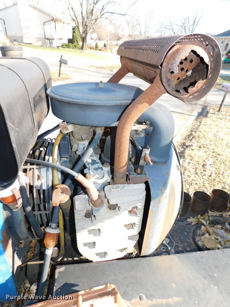 image for item DJ5880 1995 Chevrolet Kodiak C6H042  utility truck with crane