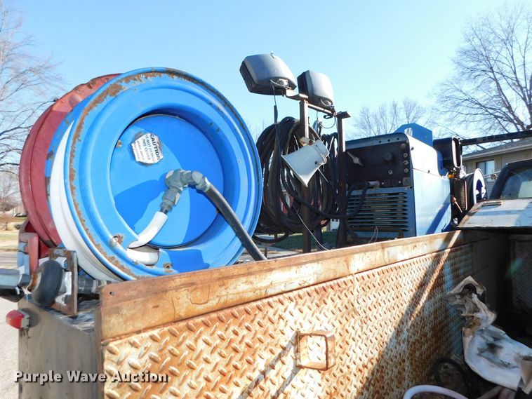 image for item DJ5880 1995 Chevrolet Kodiak C6H042  utility truck with crane