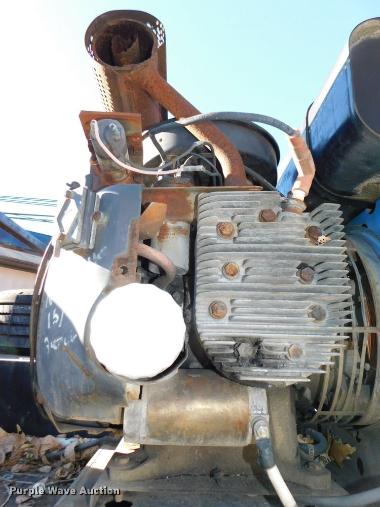 image for item DJ5880 1995 Chevrolet Kodiak C6H042  utility truck with crane