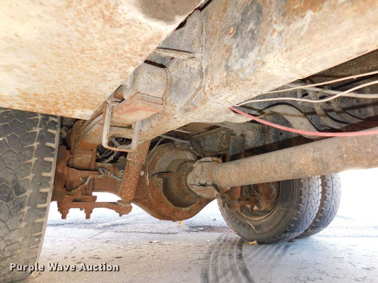 image for item DJ5880 1995 Chevrolet Kodiak C6H042  utility truck with crane