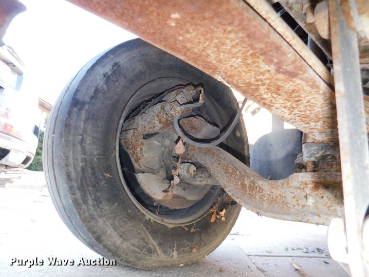 image for item DJ5880 1995 Chevrolet Kodiak C6H042  utility truck with crane