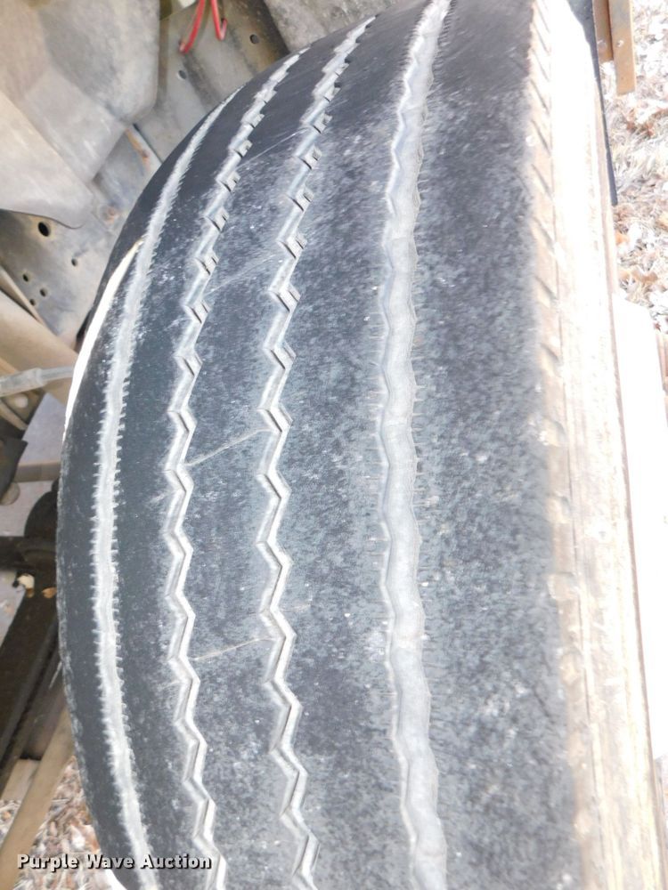 image for item DJ5880 1995 Chevrolet Kodiak C6H042  utility truck with crane