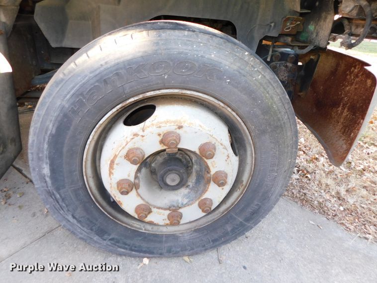 image for item DJ5880 1995 Chevrolet Kodiak C6H042  utility truck with crane