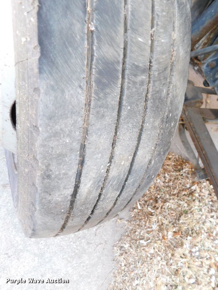 image for item DJ5880 1995 Chevrolet Kodiak C6H042  utility truck with crane