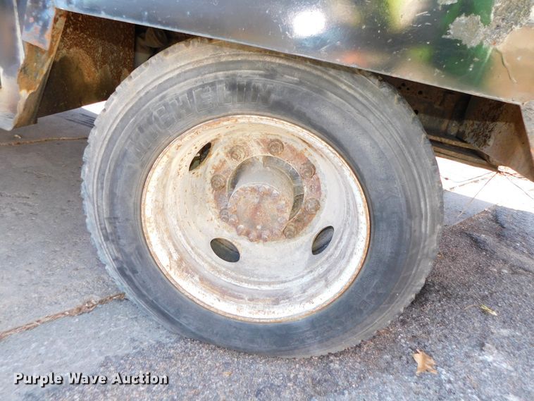 image for item DJ5880 1995 Chevrolet Kodiak C6H042  utility truck with crane