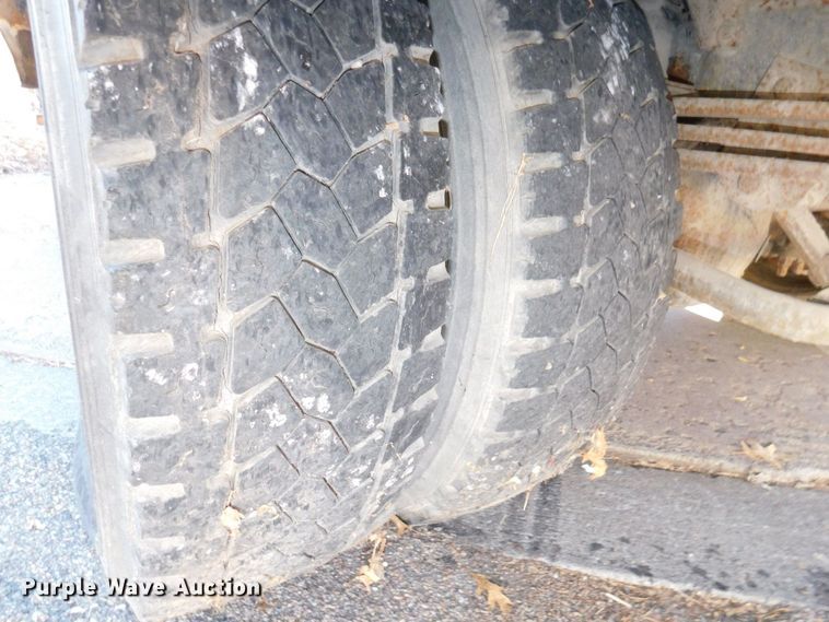 image for item DJ5880 1995 Chevrolet Kodiak C6H042  utility truck with crane