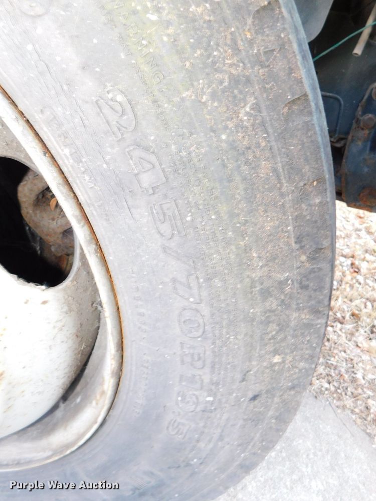 image for item DJ5880 1995 Chevrolet Kodiak C6H042  utility truck with crane