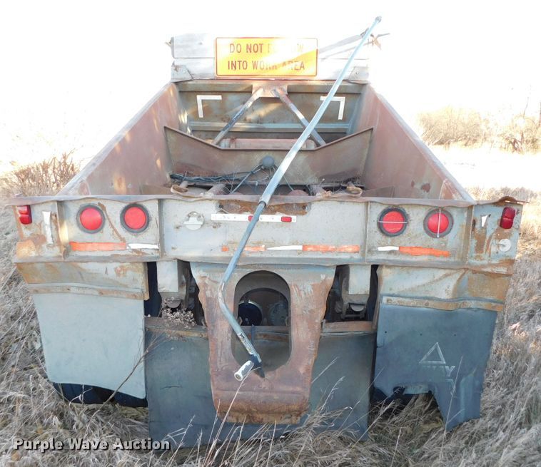 image for item DJ5881 1985 Load King 1827-0-3AXLE bottom dump trailer