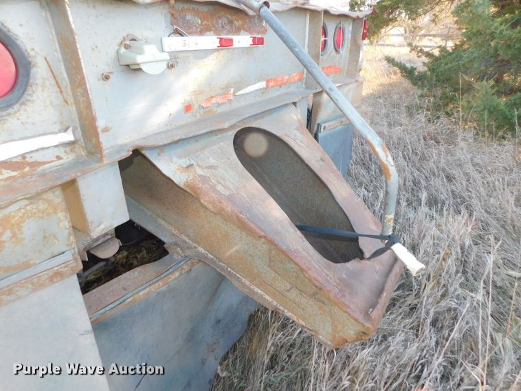 image for item DJ5881 1985 Load King 1827-0-3AXLE bottom dump trailer